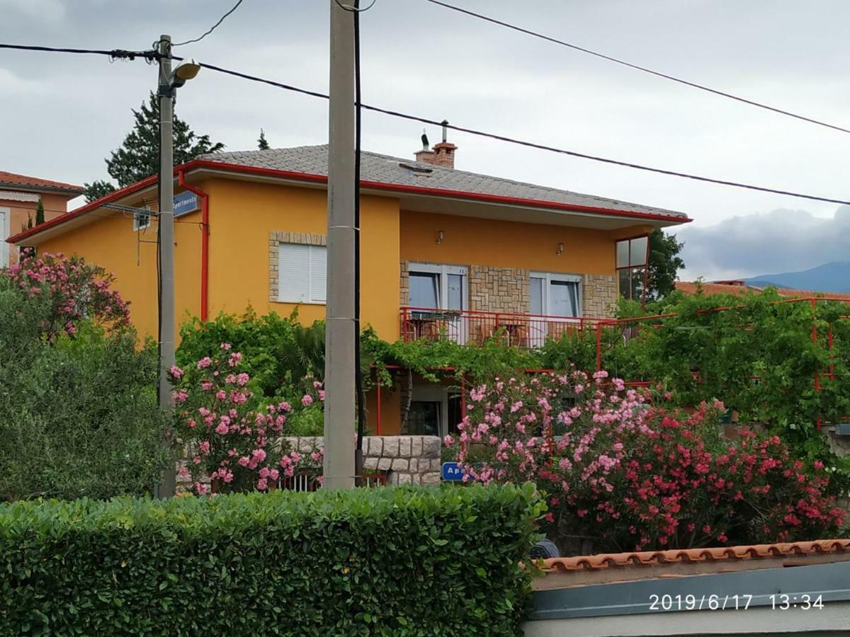 Apartments Maricic 200 Meters From The Beach Novi Vinodolski Zewnętrze zdjęcie
