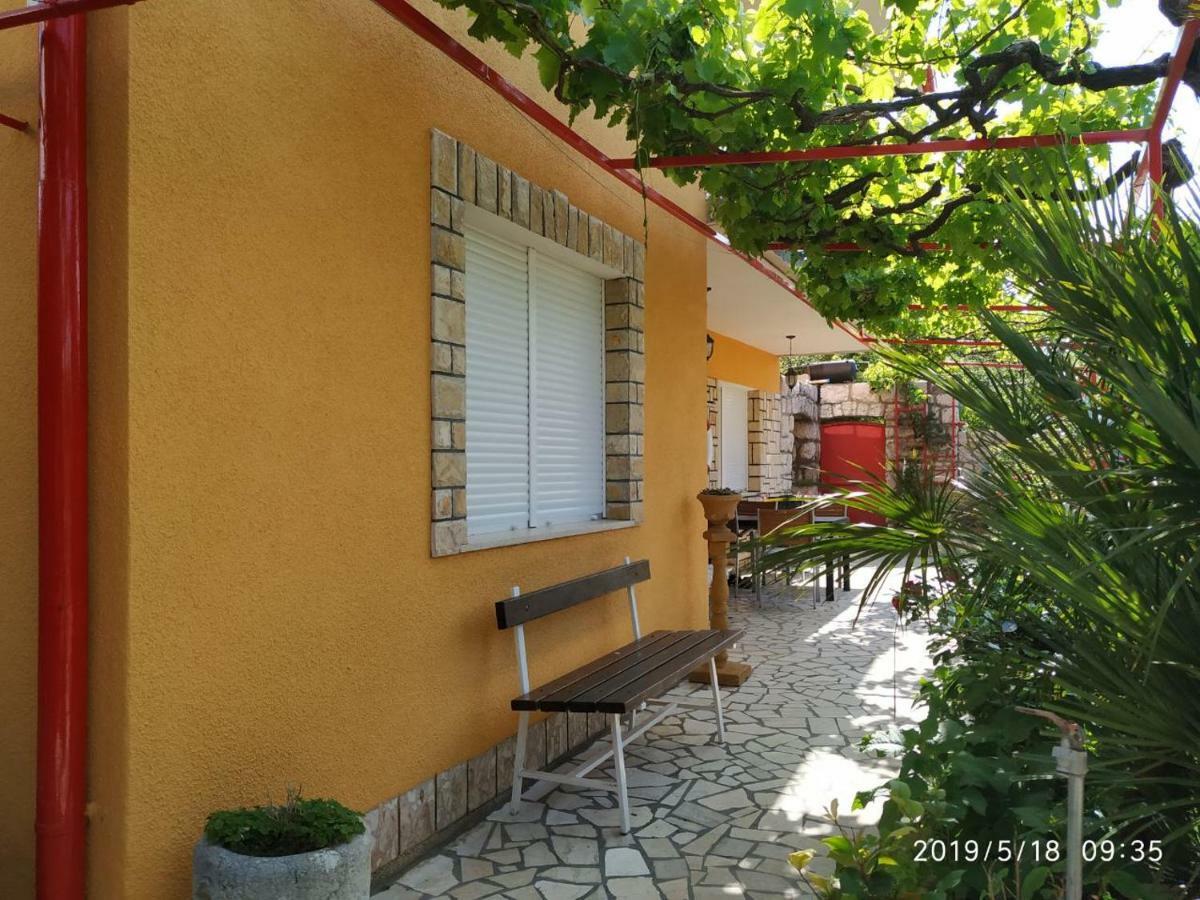 Apartments Maricic 200 Meters From The Beach Novi Vinodolski Zewnętrze zdjęcie