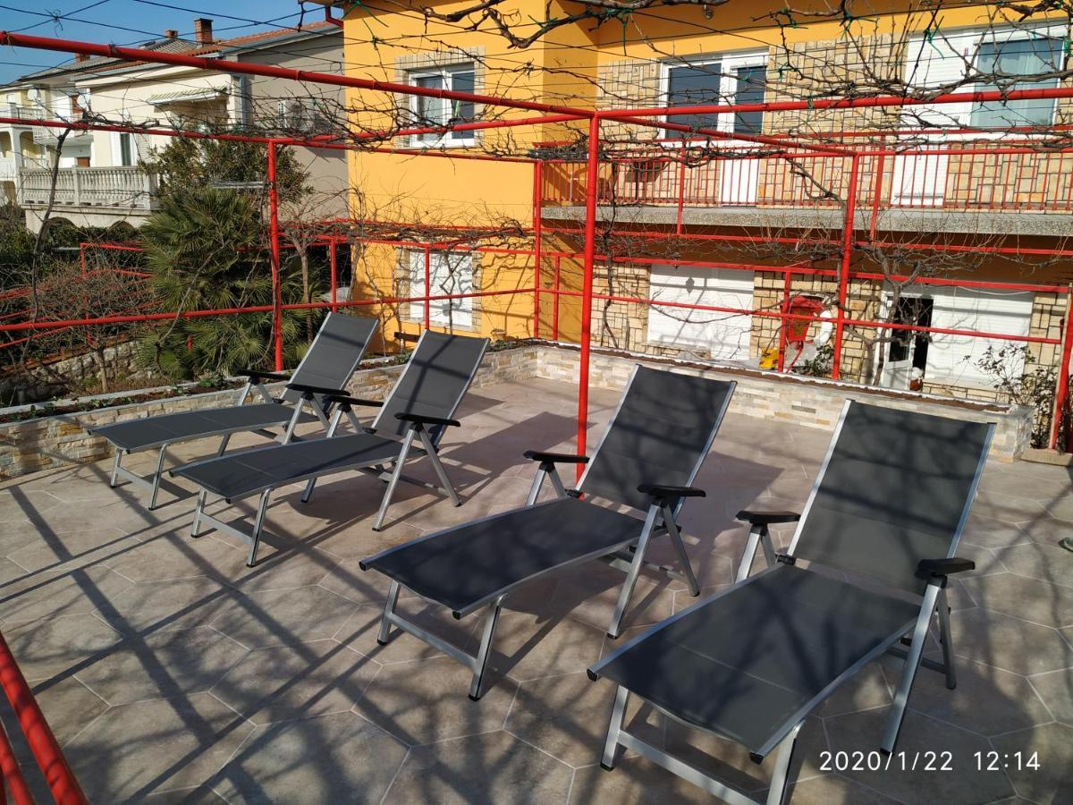 Apartments Maricic 200 Meters From The Beach Novi Vinodolski Zewnętrze zdjęcie