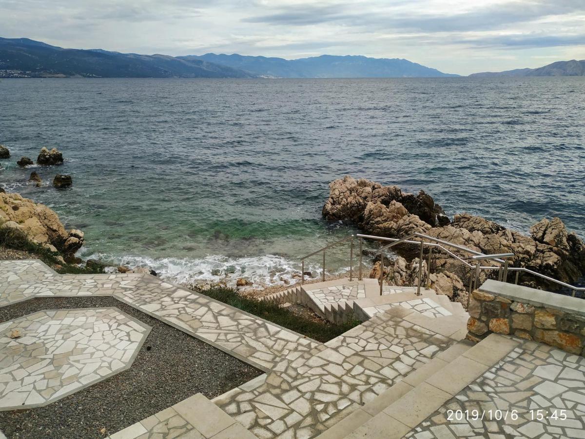 Apartments Maricic 200 Meters From The Beach Novi Vinodolski Zewnętrze zdjęcie